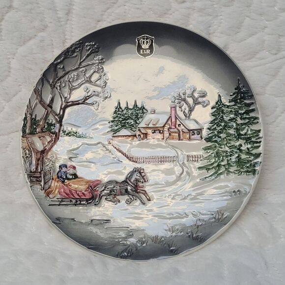VTG E&R Golden Crown West Germany Winter Scene Plates Set of Two 9 Inch 1950s - Picture 8 of 12